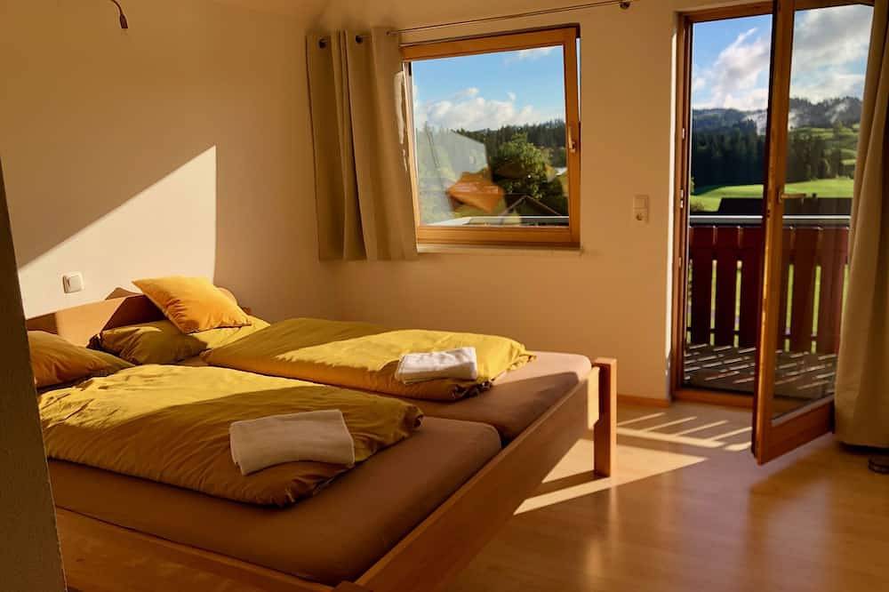 Ganze Wohnung, Panoramablick mit 2 Balkonen und Schweden Ofen in Stiefenhofen, Bayerisch Schwaben