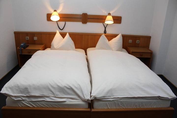Hotel für 2 Personen, mit Terrasse und Ausblick in Bad Zwesten - 3