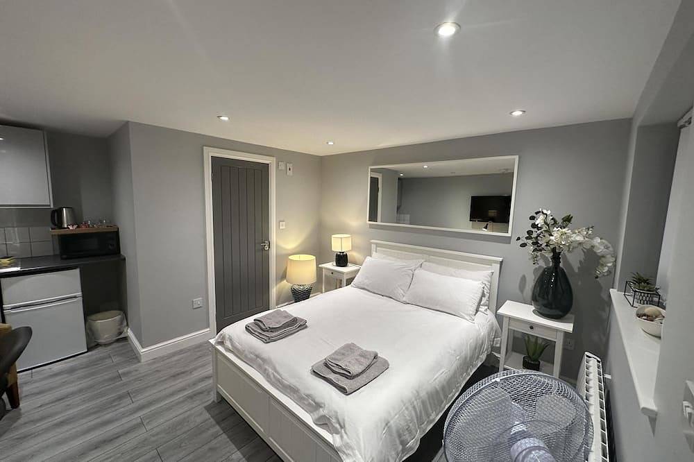 Ganze Wohnung, 1 Bed Flat - Sleeps 2 - Parking - Wifi in Luton, Chiltern Hills