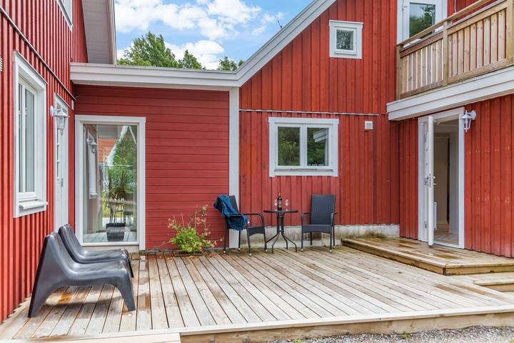 Ferienhaus für 18 Personen, mit Terrasse und Garten sowie Seeblick in Halland - 2