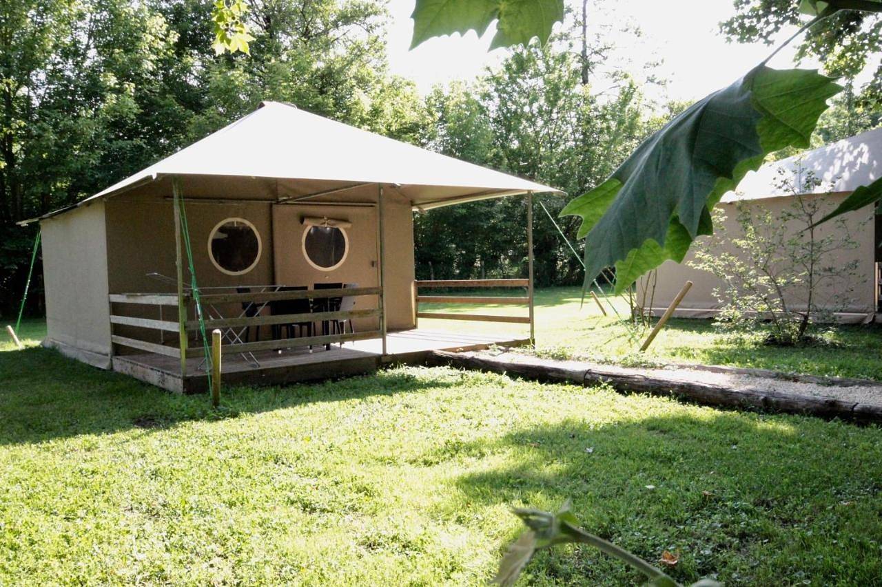 Bungalow with Patio in La Garette, Sansais