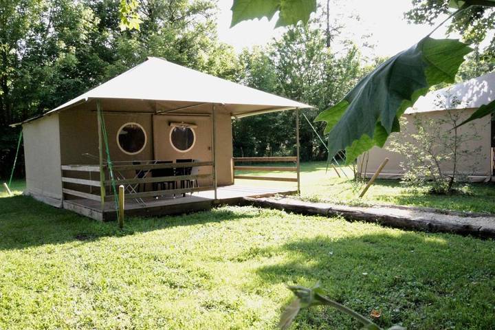 Location de vacances pour 4 personnes, avec jardin ainsi que piscine et vue, animaux acceptés dans La Garette - 4
