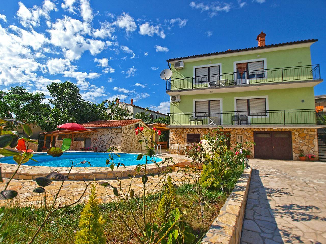 Geheel appartement, Vakantieappartement voor 2 personen met zwembad in Pula, Pula-Medulin