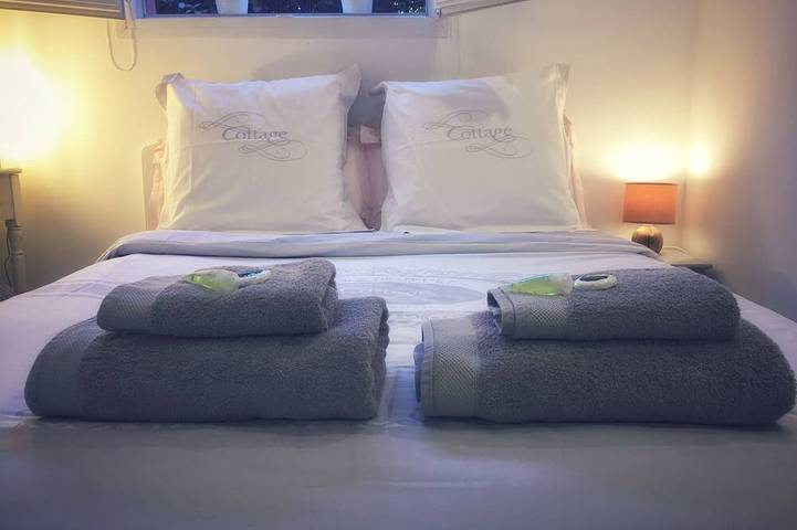 Appartamento intero, La Garoupe-Appartamento-Vista giardino-Bagno privato con doccia in Cagnes-sur-Mer, Costa mediterranea (Francia)