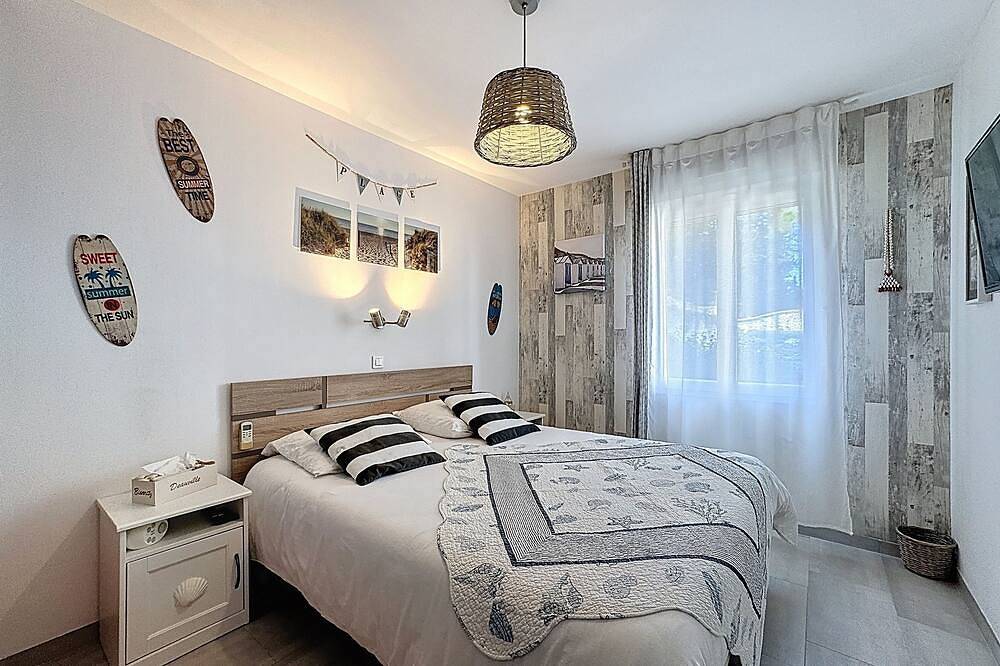 House in Provence with swimming pool, jacuzzi, garden on one level in Châteauneuf-de-Gadagne, Vaucluse