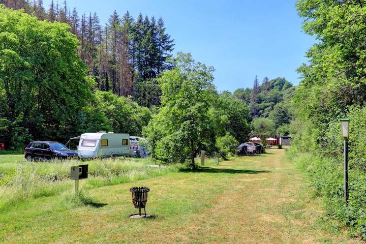 Camping für 5 Personen, mit Terrasse in Rheinland-Pfalz - 4