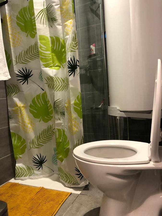 Appartement entier, One-Bedroom Apartment in Pierrelatte, Région de nyons