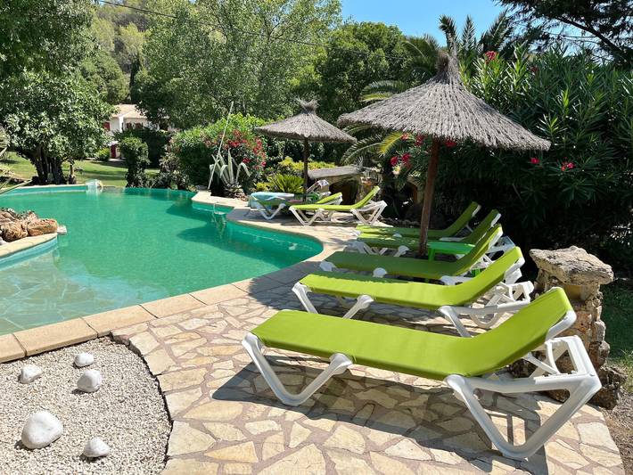 Location de vacances pour 4 personnes, avec vue sur le lac et jardin à Trans-en-Provence