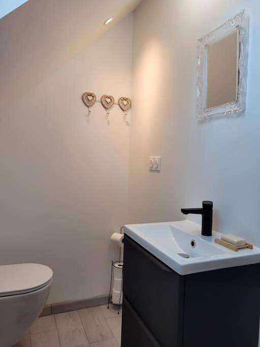 Appartement entier, Two-Bedroom Apartment in Changé, Sarthe