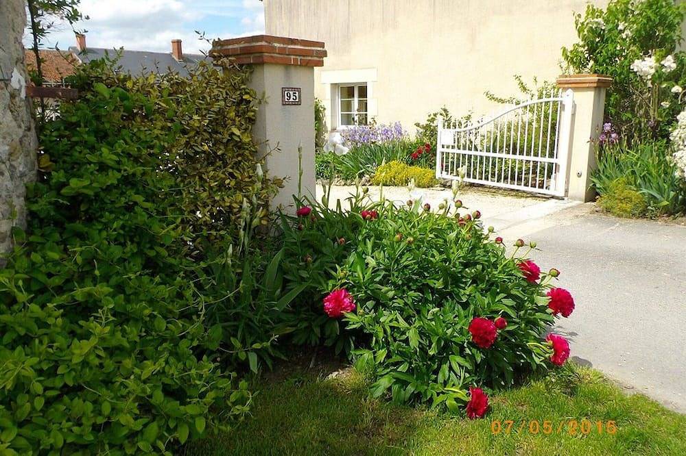 Historisches Haus, Haustiere Ok - 4 Pers. in Vennecy, Loire-Tal