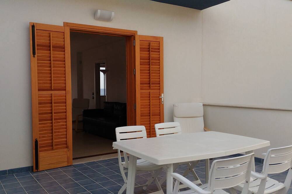 Casa en Sicilia noroeste, enfrente del mar - aire acondicionado, Wi-Fi, aparcami in Alcamo Marina, Alcamo