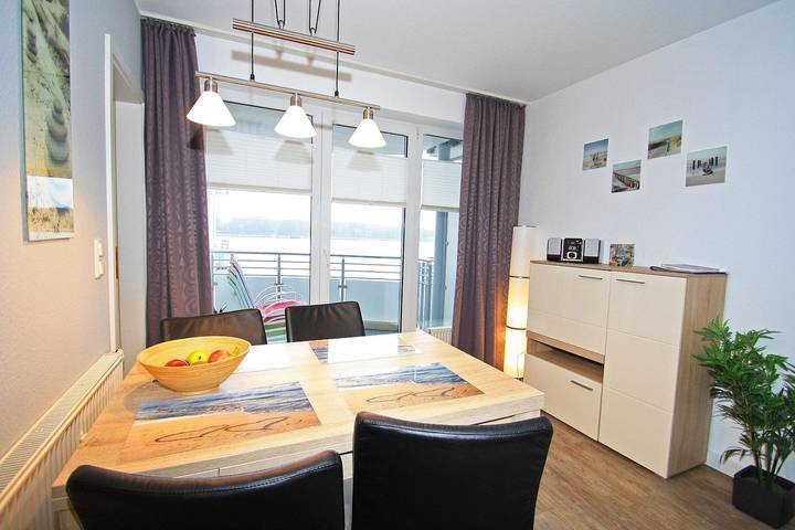 Ferienwohnung für 4 Personen, mit Balkon und Seeblick in Heiligenhafen - 2