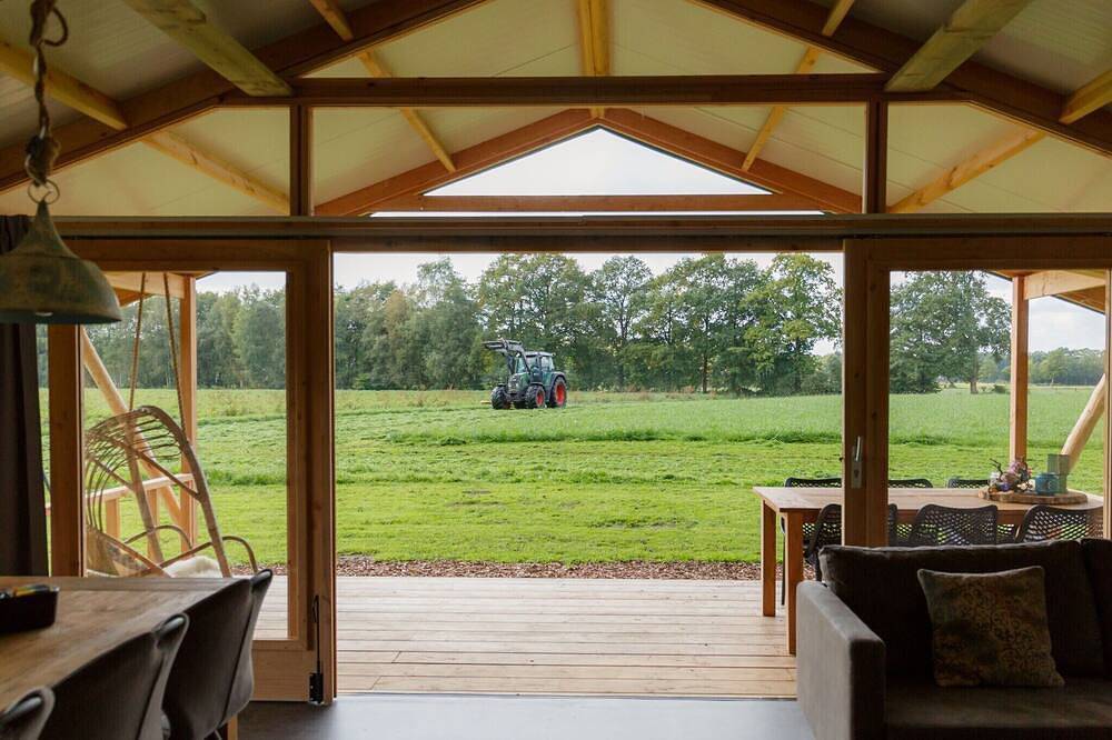 Luxe Lodge in Reesprong met Vuurschaal in Haaksbergen, Twente