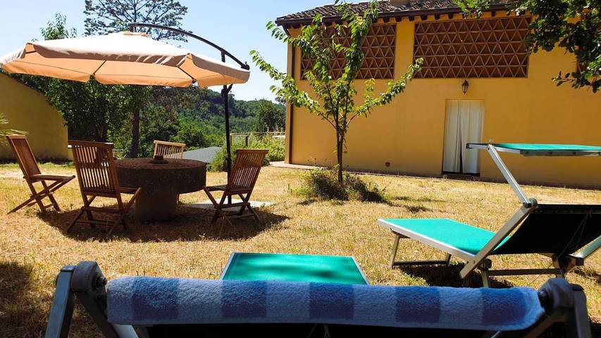 Agriturismo per 4 persone, con giardino e panorama in Peccioli