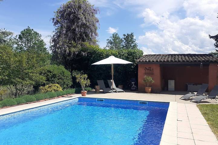 Maison de vacances pour 5 personnes, avec terrasse ainsi que piscine et jardin