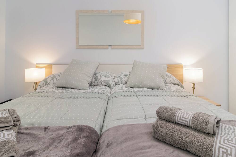 Modern apartment in downtown Somo. 3 minutes from the beach. in Playa de El Puntal (Ribamontán al Mar), Ribamontán al Mar