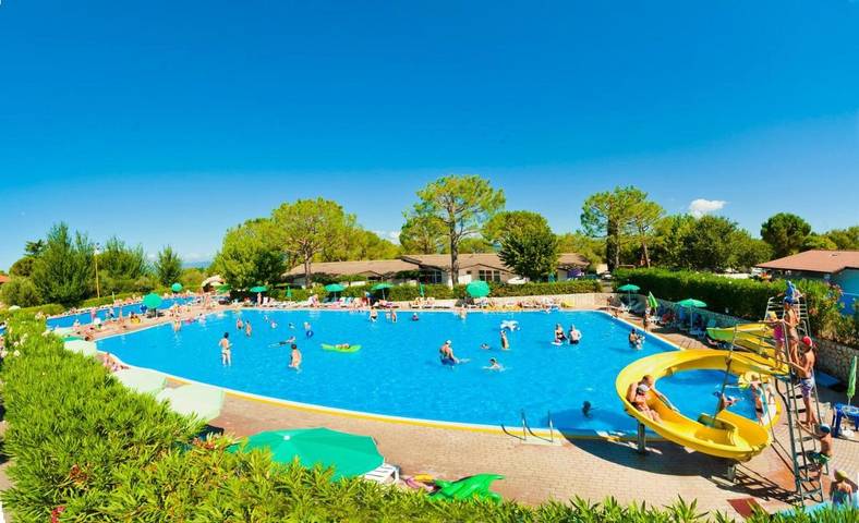 Camping für 4 Personen, mit Garten und Pool sowie Whirlpool in Bardolino - 4