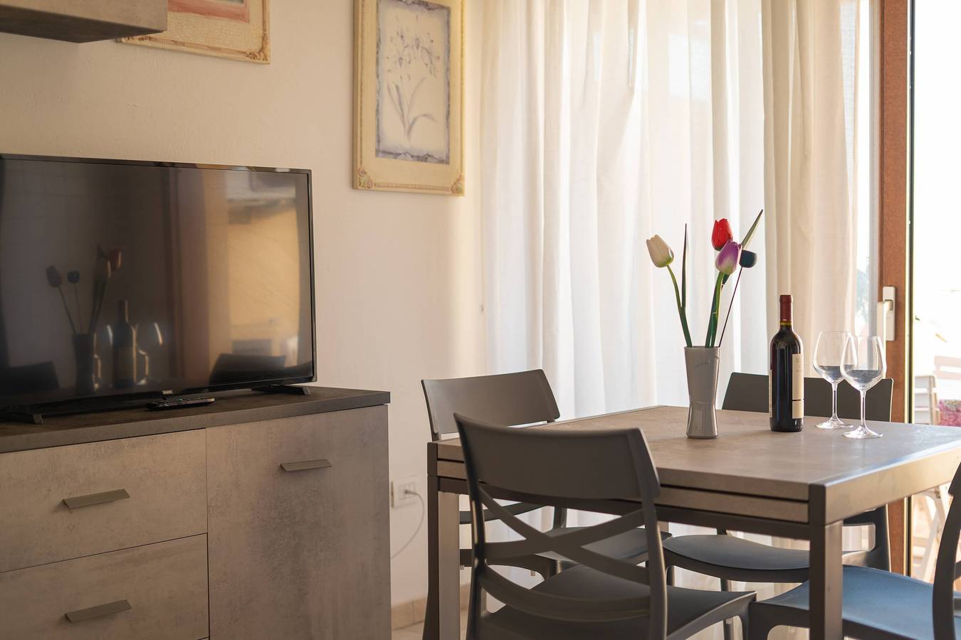 Entire apartment, Apartment 'L'incanto' with Sea View, Wi-Fi and Air Conditioning in Palau (town), Palau (Sardinia)