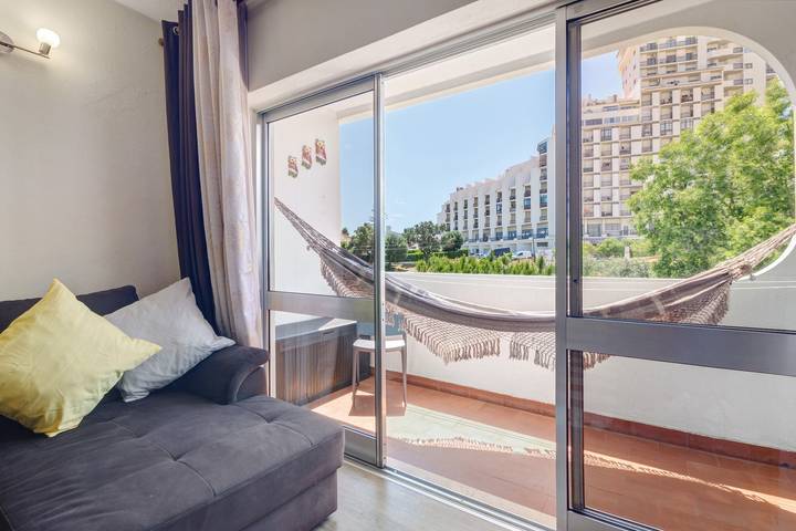 Appartement entier, Appartement 'Casa Lanna Medeiros' avec piscine partagée, Wi-Fi et climatisation in Albufeira e Olhos de Água, District de Faro