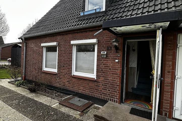 Ferienhaus für 4 Personen, mit Terrasse und Garten in Heide
