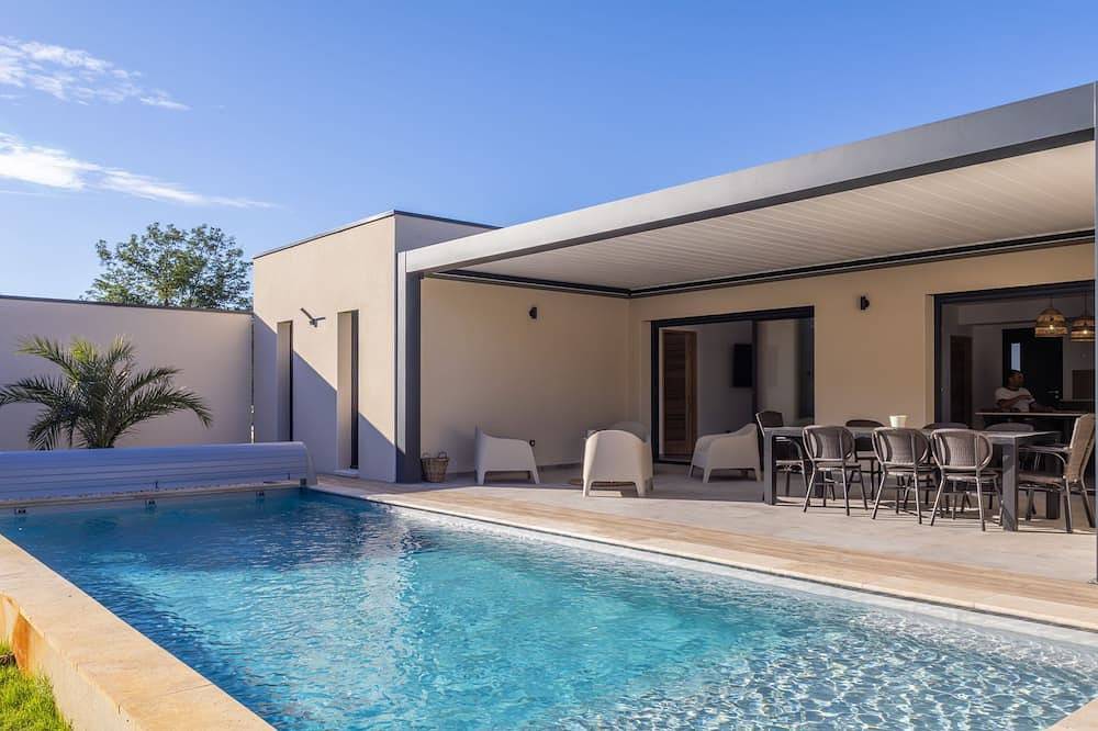 5 minutes from St Rémy de Provence! Contemporary house with 4 bedrooms in Graveson, Arles region