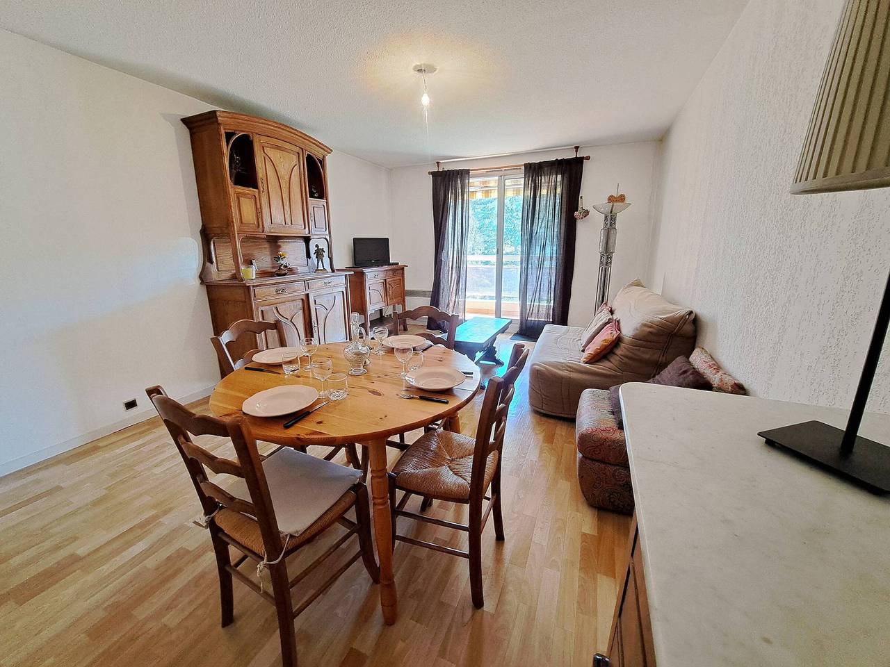 Ganze Wohnung, Ruhige T2-Wohnung in Barcelonnette, Stadtzentrum in Barcelonnette, Espace Lumière