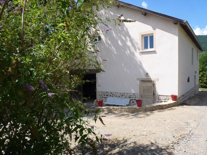 Gîte pour 15 personnes, avec balcon et jardin, adapté aux familles à Beaujeu