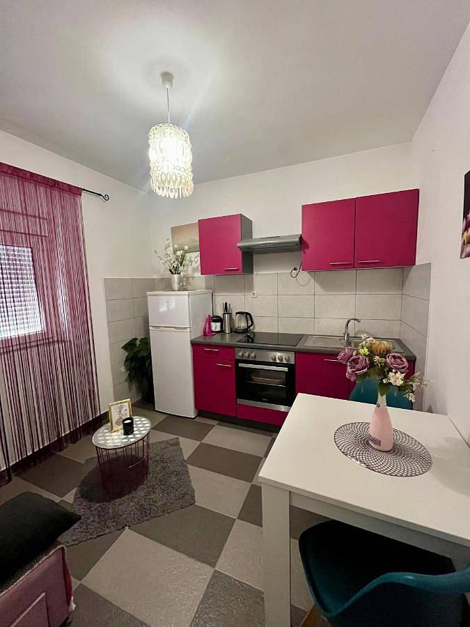 Chambre d’hôte pour 2 personnes, avec Terrasse ainsi que Jardin et Piscine dans Hvar - 4
