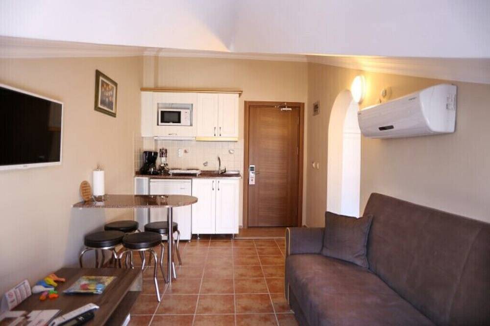 Entire apartment, Havuzlu Geniş 1+1  Ev konforunda Tatil Muğla Marmaris in Marmaris, Turkish Aegean