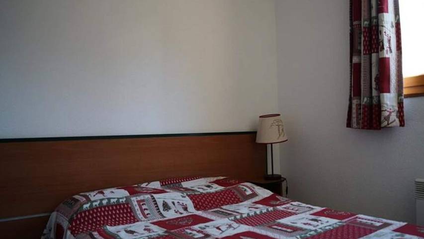 Gîte pour 9 personnes, avec piscine dans Col De La Croix De Fer - 4