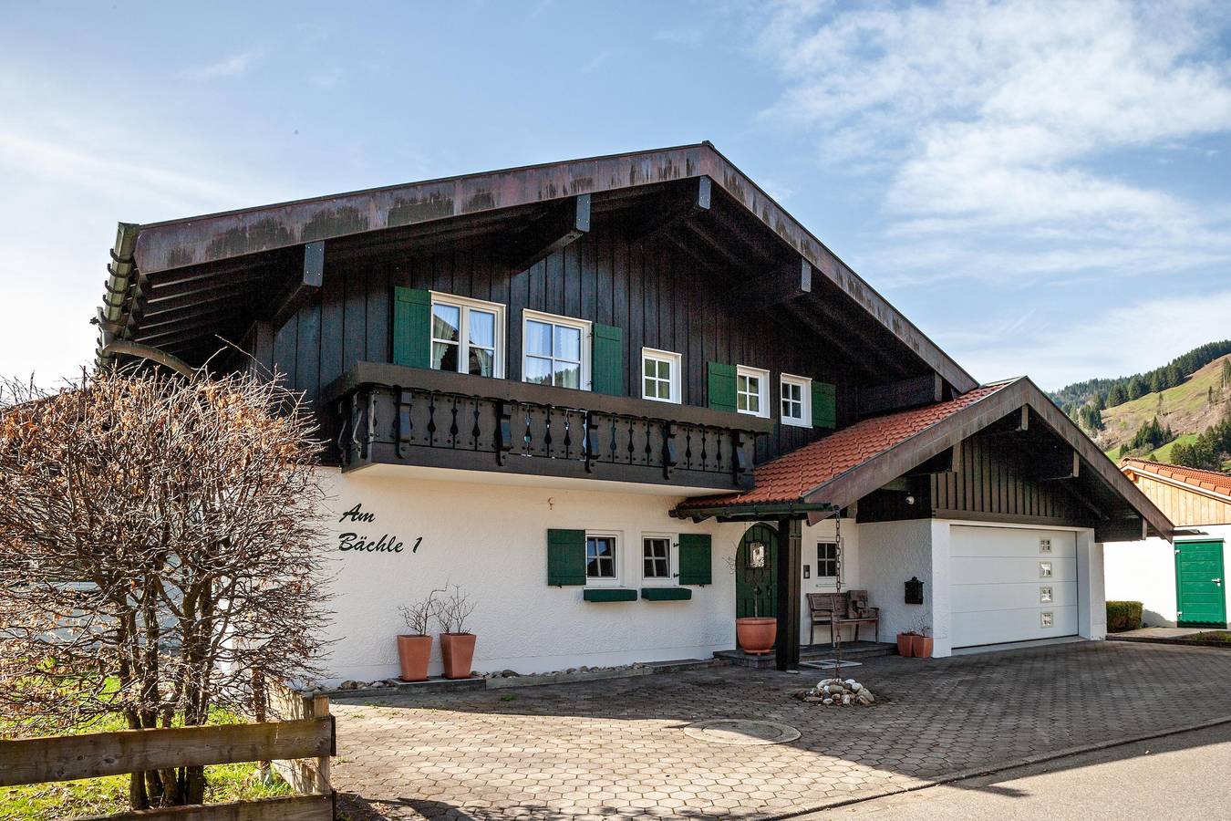 Entire studio, Studio Apartment 'Appartement Braun 1' with Mountain View, Balcony and Wi-Fi in Bolsterlang, Bavarian Swabia