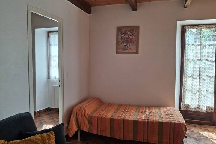 Location de vacances pour 4 personnes, avec jardin ainsi que terrasse et piscine dans Belmont-Sainte-Foi - 3