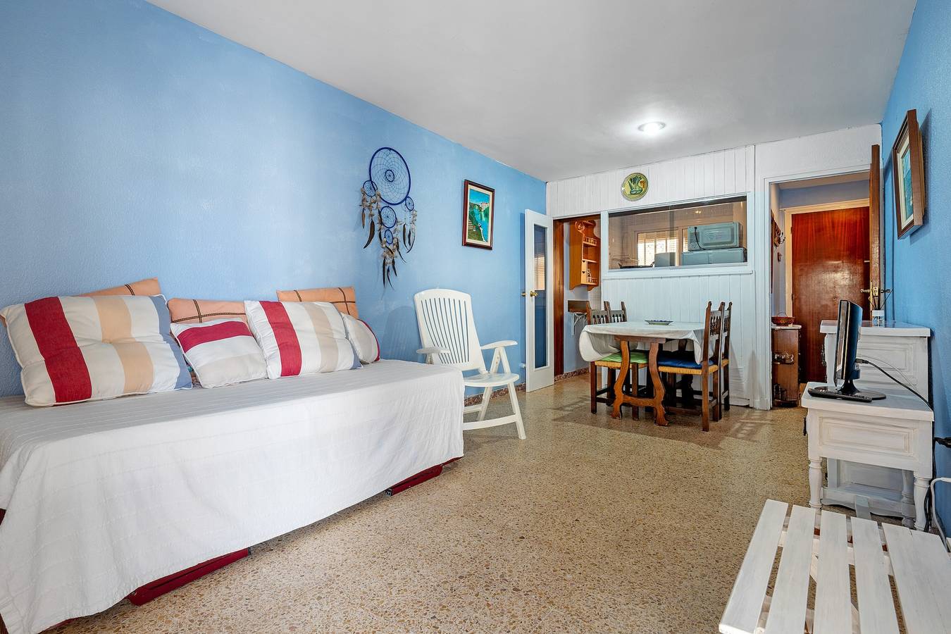 Apartamento entero, Apartamento 'A Dos Minutos Del Mar' con vistas parciales al mar, terraza y aire acondicionado in Vilafortuny, Cambrils