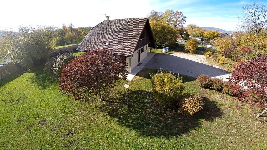 Chalet pour 7 personnes, avec terrasse, animaux acceptés dans le Jura - 2