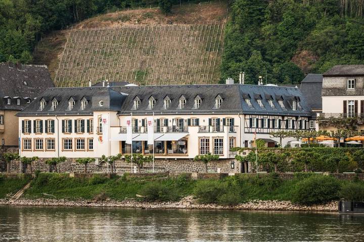 Hotel, mit Balkon und Terrasse sowie Garten