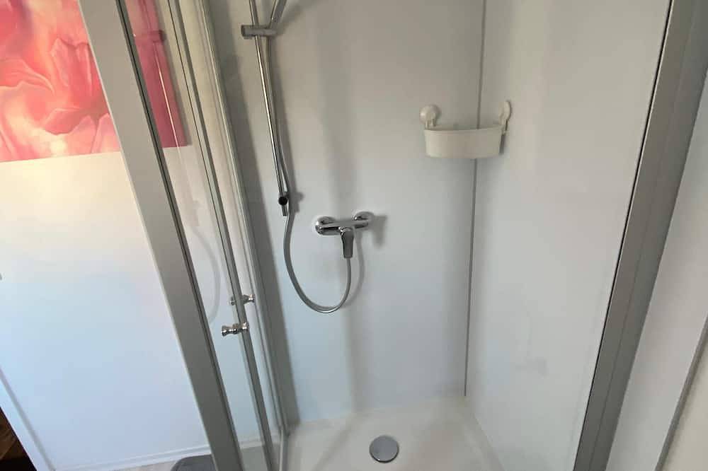 Ganze Wohnung, Gemütliche und helle Ferienwohnung (55m2) im Dachgeschoss in Dörfles-Esbach, Oberes Maintal - Coburger Land