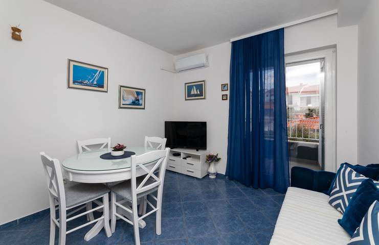 Gîte pour 4 personnes, avec terrasse à Supetar - 2