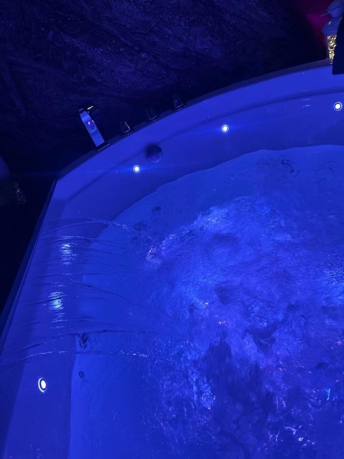 Ganze Wohnung, Moonlight Jungle Suite Luxury mit Whirlpool und Sauna in Avola, Syrakus Provinz