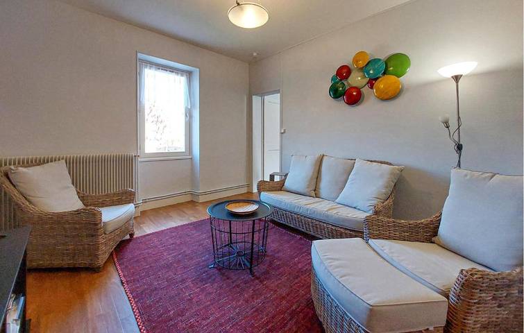 Location de vacances pour 4 personnes, avec jardin à Nanteuil-en-Vallée - 4