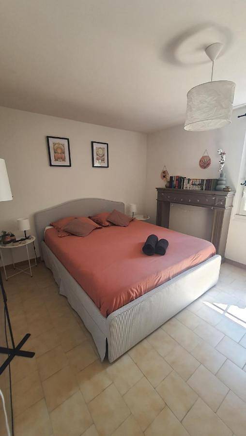 Appartement de vacances pour 2 personnes, avec jardin ainsi que piscine et vue