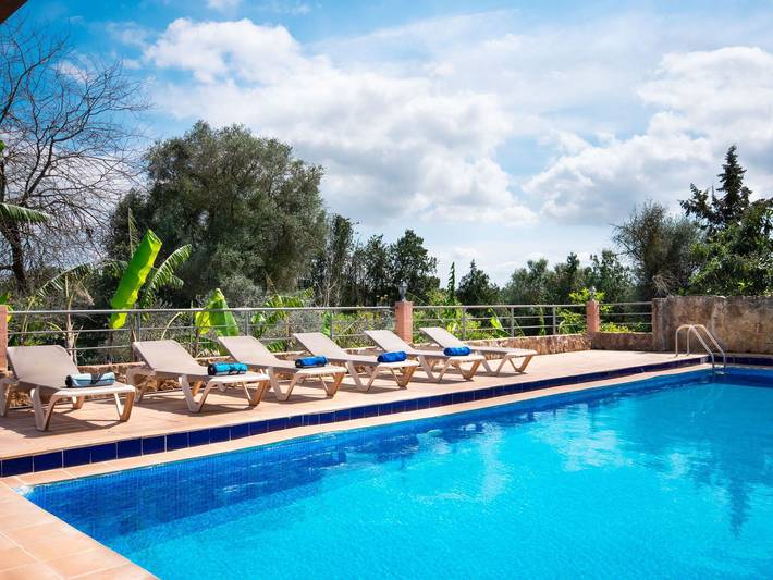 Finca für 9 Personen, mit Ausblick und Pool sowie Terrasse und Garten, kinderfreundlich in Llubí - 4