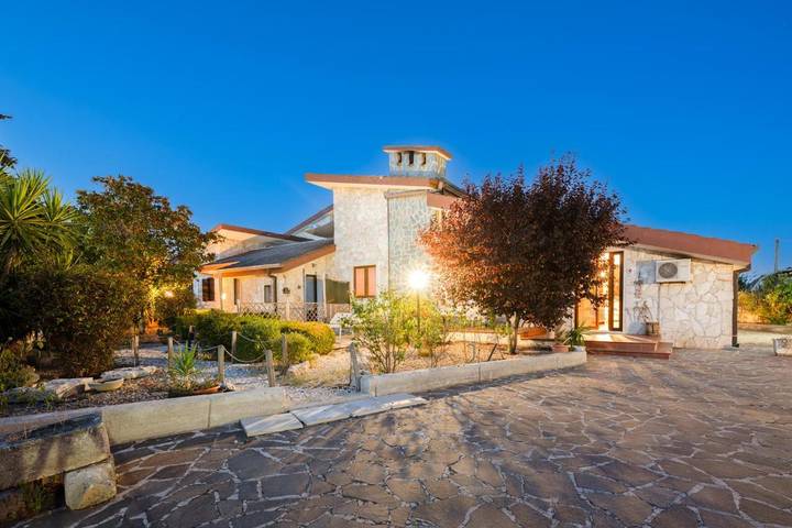 Appartamento per 6 persone, con Balcone e Terrazza nonché Giardino e Panorama a Gioia del Colle