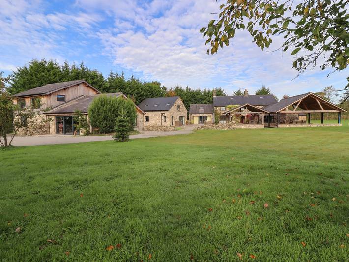 Holiday rental for 32 people, with garden and hot tub in Forest of Bowland