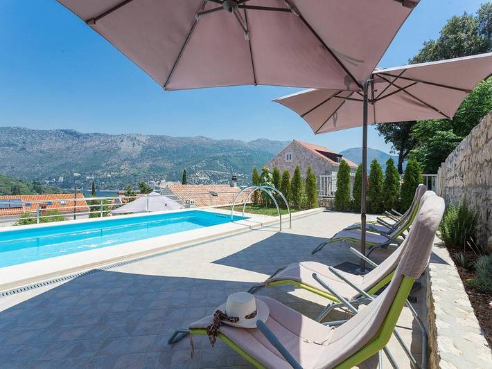 Vakantiewoning voor 2 personen, met Balkon/Terras en Zwembad in Zaton