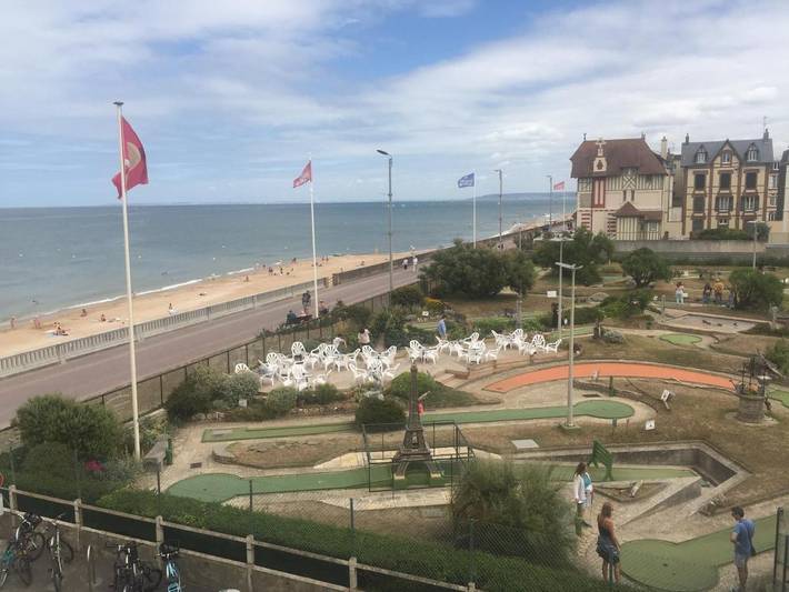 Gîte pour 4 personnes, avec balcon et vue dans Grand Casino de Cabourg