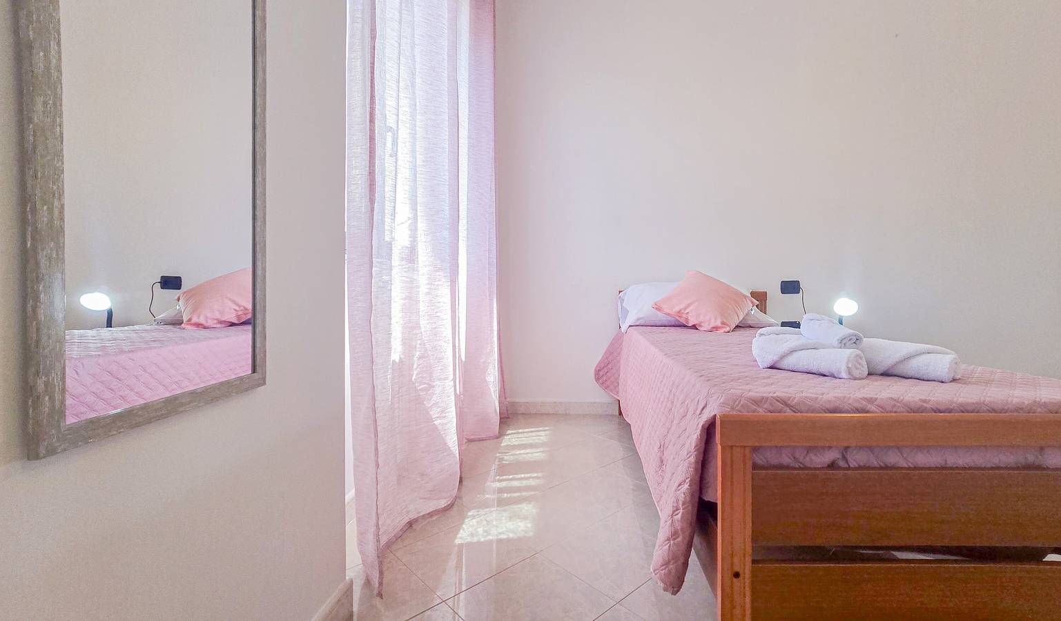 Camera singola con bagno privato in Gonnesa, Iglesiente