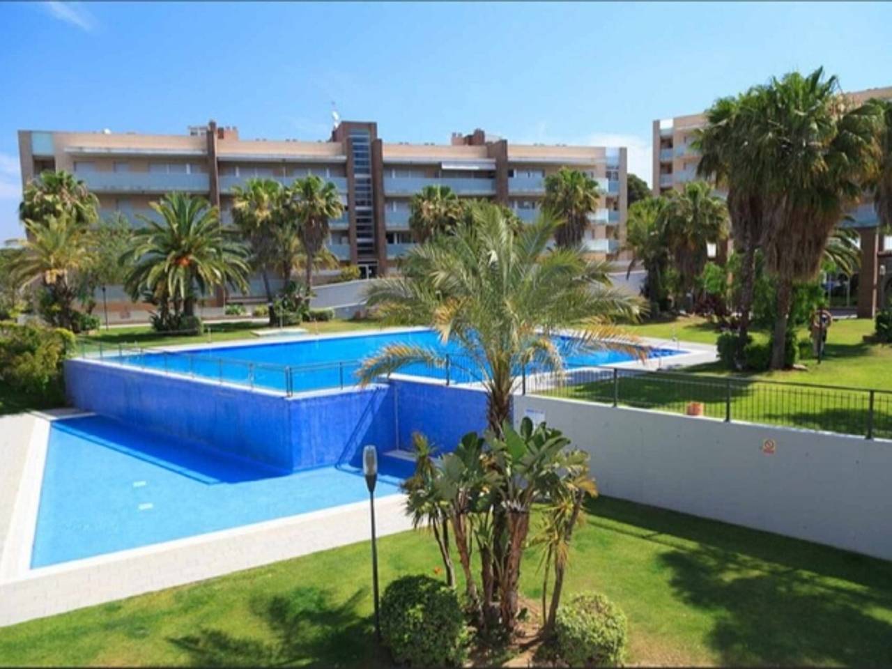 Entire apartment, Spacious 2-bedroom apartment with spa in Salou in Salou, Costa Dorada