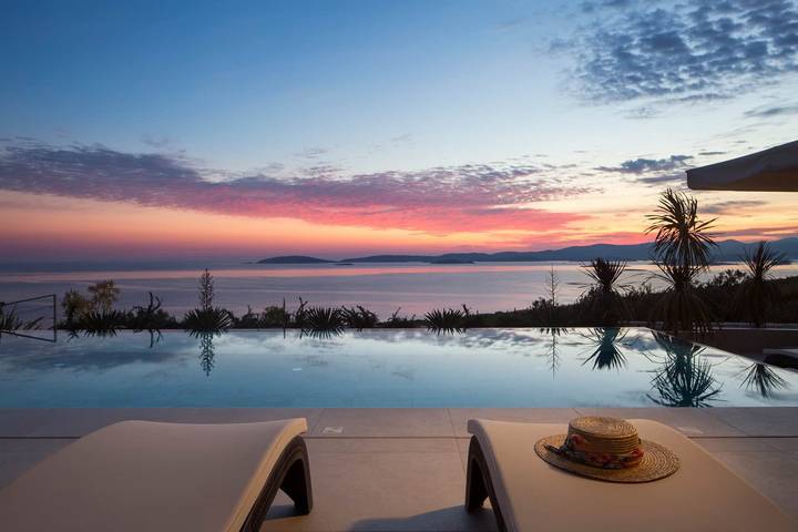 Ferienhaus für 10 Personen, mit Balkon/Terrasse und Garten sowie Pool in Orebic