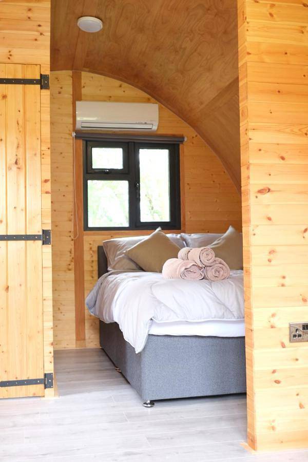 Glamping for 2 people, with Garden and View in Cambridgeshire