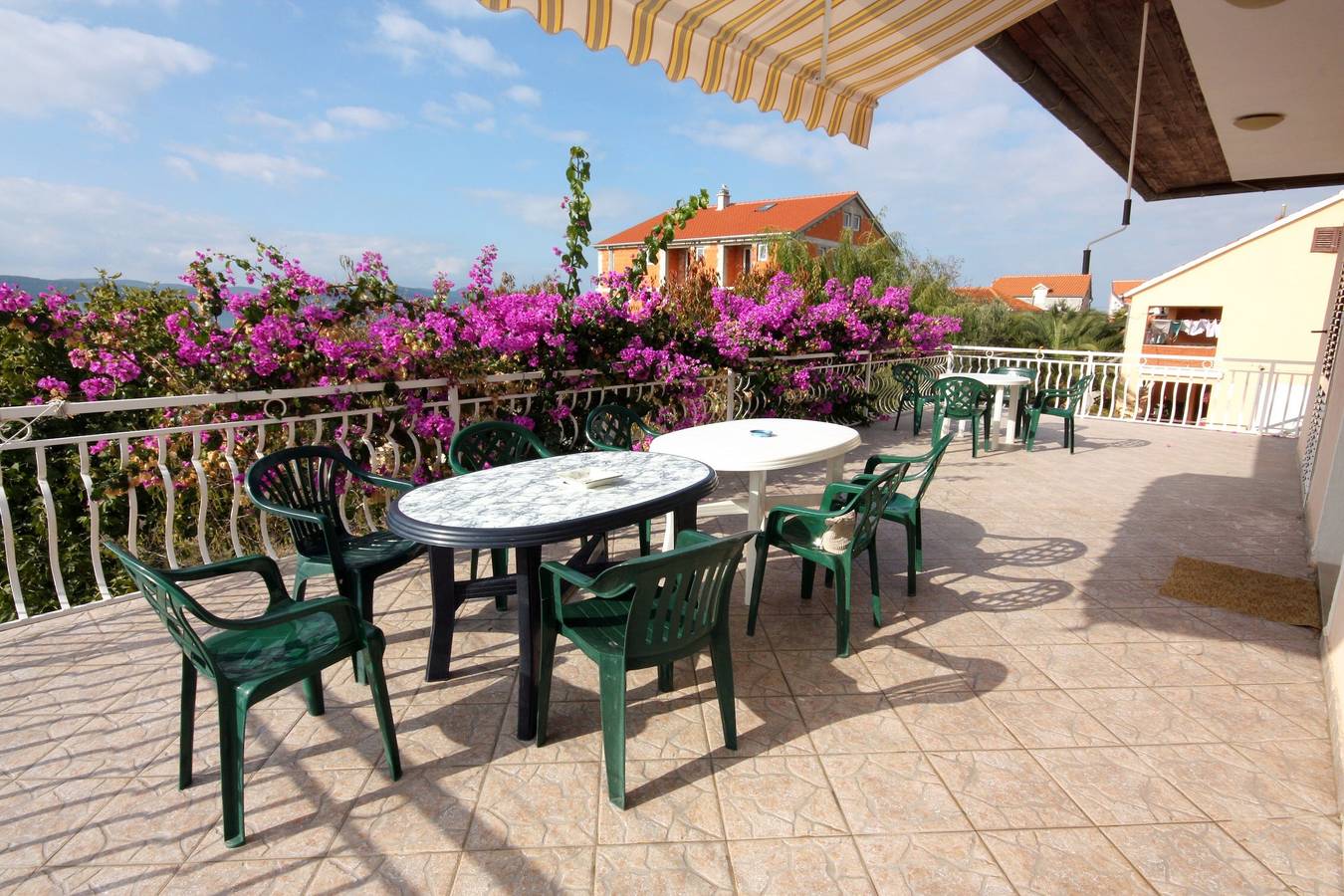 Ganze Wohnung, 2-Zimmer-Ferienwohnung am Strand Bibinje, Zadar A-5865-a in Bibinje, Zadar